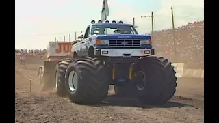 Sled Pull & Car Crush - 3 BIGFOOT Trucks in Canada 1987 - BIGFOOT 4x4, Inc.