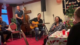 Irene's GJ Adventures 633: Pupa Schäfer Sings