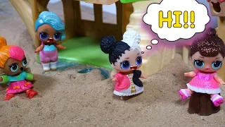 LOL SURPRISE DOLL Harper Talks To The POPULAR Girls At Recess!