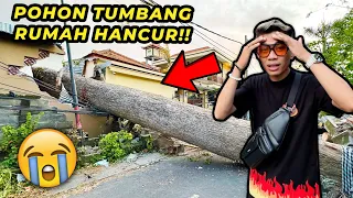 ASTAGFIRULLAH!! RUMAH HANCUR KARENA POHON TUMBANG DI JALAN!! SEMUANYA SEDIH!!