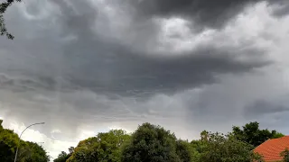 Dry thunderstorms⚡ relieving the heat from a heatwave in Bloemfontein, South Africa. 21-02-2024.
