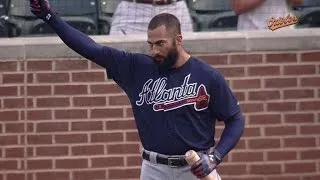 ATL@BAL: Markakis receives ovation at Camden Yards