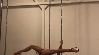 Exotic pole dance. Сара Скотт.