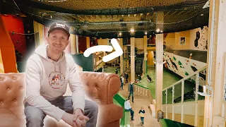 JAKOB SCHUBERT zu Besuch bei den BLOCKHELDEN Boulderhalle Frankenjura