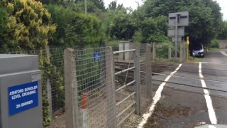 Ashford Bowdler Level Crossing (Shrops) 10/06/2017