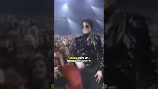 Biggie Daps Up Michael Jackson in 1995 😂🐐