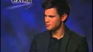 Taylor Lautner Interview With Extra Tv