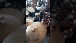 men kijan pou kale fèy  cymbal lè wap jwe konpa