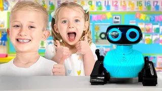 Ivy and Levi Use Teamwork to Build a Robot! 🤖