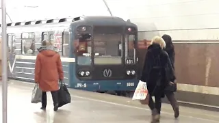 Метропоезд 81-717 Номерной СПБ на станции Лиговский Проспект до Улицы Дыбенко