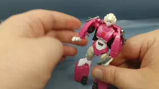 Chuck's Reviews Transformers Authentics Bravo Class Arcee