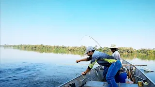 LEVEI MEU AMIGO PESCADOR DE TRAÍRA PRA PESCA PIAU E OLHA OQUE ELE PEGOU /PESCARIA DE PIAU 3 PINTAS.