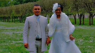 MAGNIFIQUE MARIAGE AU BATEAU  POPOL & LIDIA ❤️À PARIS  ♥️