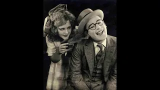 Harold Lloyd and Mildred Davis   * Kiss ! * in (HD)
