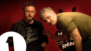 "I'm noticing it!" Taika Waititi on Jojo Rabbit and... Ali's T-shirt!?