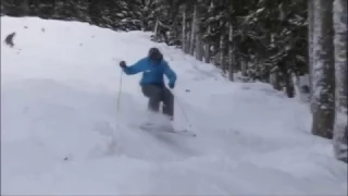 Горные лыжи в замедленном действии бугры.