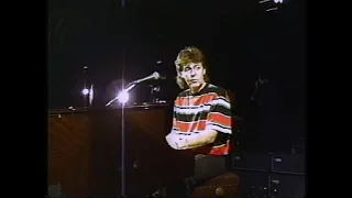 Paul McCartney performs DON'T LET THE SUN CATCH YOU CRYING Tokyo Dome soundcheck 1993. Love Beatles!