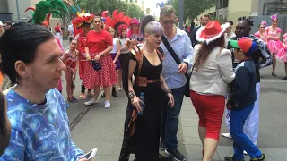 Kelly osbourne meets fans in Australia