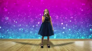 "Мандариновое солнце" исполняет Карасёва Вероника, ученица 5 класса МБОУ "СОШ №9"