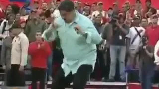 Maduro Bailando con trompetas