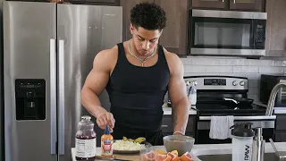 WHAT I EAT TO BUILD MUSCLE [FULL DAY OF EATING & COOKING 3500+ CALORIES]