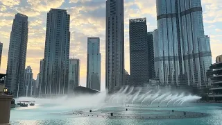 Mesmerizing Dubai Mall Fountain Show at Sunset - A Spectacular Water Symphony!