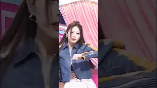 트와이스 쯔위 직캠 'SET ME FREE' TWICE TZUYU Fancam 230317 MusicBank