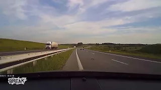 Głupi motocyklista wypadek  / Stupid Bike Rider crash