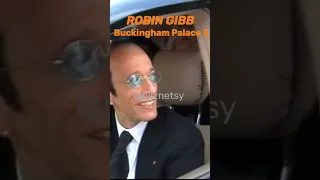 👑 BEE GEES: ROBIN GIBB Leaving Buckingham Palace 🤴🏅💂‍♀️🇬🇧