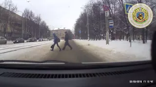 Милиционер спас подростка. ДТП в Витебске на пешеходном переходе