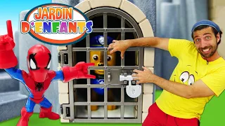 Le Jardin d'enfants #98 avec Spiderman. La Pat Patrouille est enfermée dans un château!