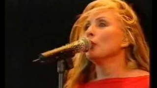 Blondie, "Sunday Girl" & "Maria", Glastonbury 1999