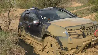 British Dacia Duster 4x4 Drivers - Ultimate Action Compilation