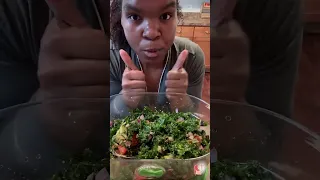 Raw Vegan| How I Eat Massaged Kale