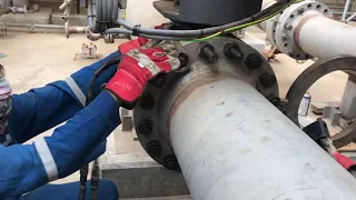 HYDRAULIC TORQUE WRENCH - FLANGE BOLT TORQUING