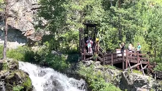 Прыгнула с водопада 🥶 Алтай Камышинский водопад 4 июля 2021 г.