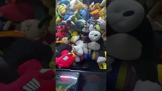 Sylvester in the claw machine #arcade #gaming #plush #clawmachine #looneytunes #shorts