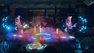 Coldplay - Something Just Like This (Live in Manila - Day 2)
