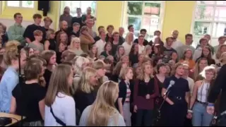 Ollerup efterskole students sing Bohemian Rhapsody