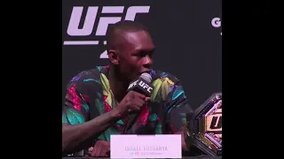 Israel Adesanya Mocks Vettori, Who Gets Upset With the Crowd’s Fashion Sense