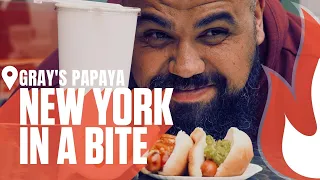 MY FIRST NEW YORK HOTDOG | GRAY'S PAPAYA NYC