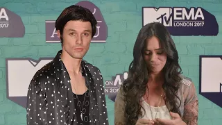 Girl Crys Because James Bay Cut His Hair at the London MTV EMAS Awards