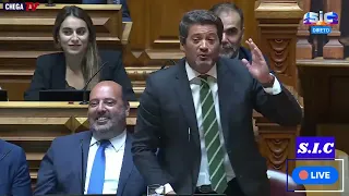 André Ventura ARRASA Ministro da Saúde e PS