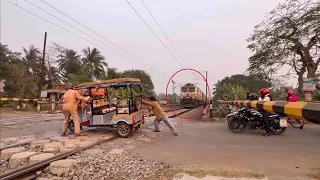 Dangerous Situation TOTO Stuck on railgate Furious Speedy Trains Honking Moving Railroad