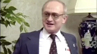 KGB defector Yuri Bezmenov's warning to America (1984)