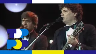 The Everly Brothers - Wake Up Little Susie - Live in 1984 • TopPop