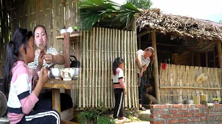 The peaceful simple life of mother and daughter on a beautiful day - chuc ha diep