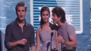 Nina, Paul and Ian Presents at the 2011 Teen Choice Awards (VOSTFR)