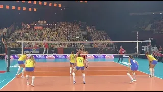 Crowd goes OOHHHH at Tijana Bošković's jump serve (it swerves!) | Women's World Championship 2022