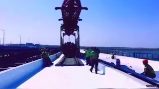 Крымский мост  Уладка рельсошпаловой решетки